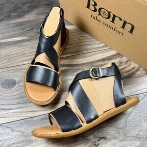 NIB Born Neil 9M Black Leather Gladiator Strappy Flat Sandals